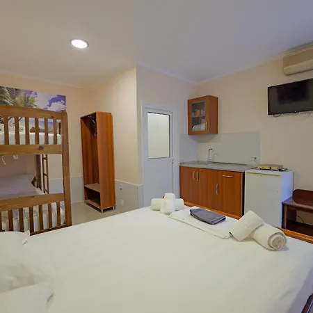 호텔 Cozy Veranda Kristian - Free Parking
