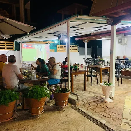 Hotel Cozy Veranda Kristian - Free Parking