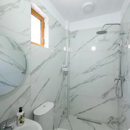 Cozy Veranda Kristian - Free Parking Hotel