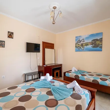 Hotel Cozy Veranda Kristian - Free Parking Ksamil