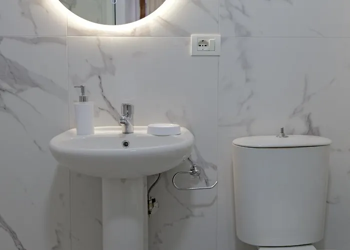 Cozy Veranda Kristian - Free Parking Hotel