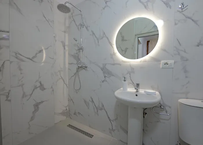 Cozy Veranda Kristian - Free Parking Hotel