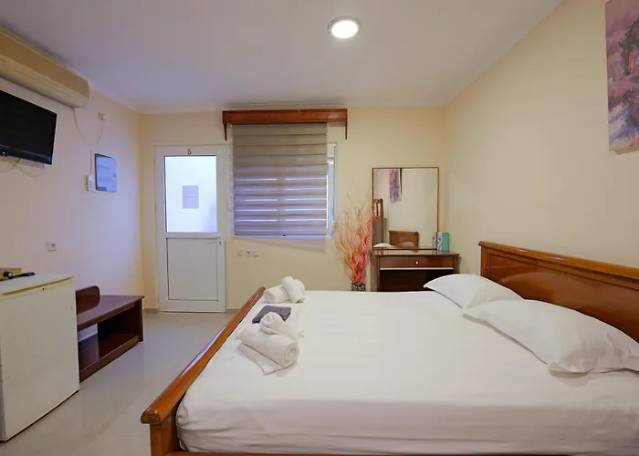 Hotel Cozy Veranda Kristian - Free Parking Ksamil