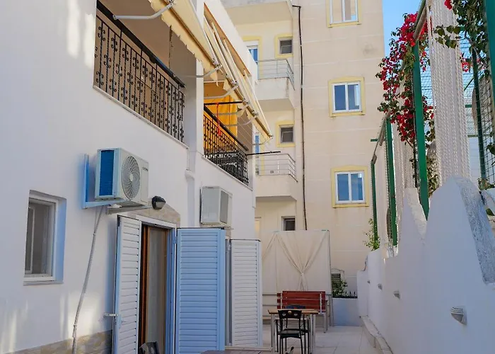 Cozy Veranda Kristian - Free Parking Hotel Ksamil
