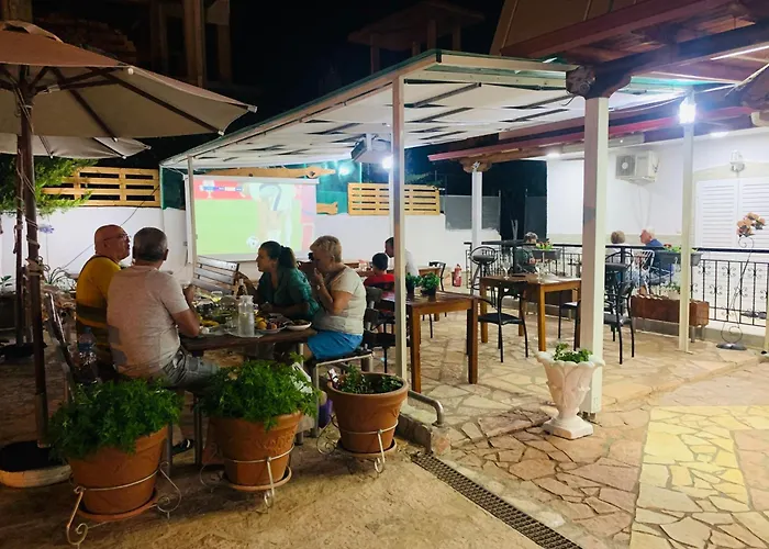 Hotel Cozy Veranda Kristian - Free Parking