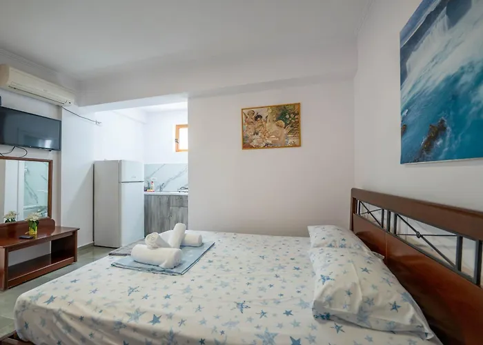 Cozy Veranda Kristian - Free Parking Hotel Ksamil