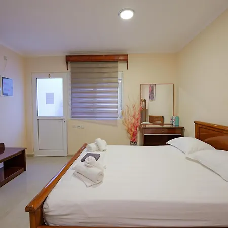 Hotel Cozy Veranda Kristian - Free Parking Ksamil
