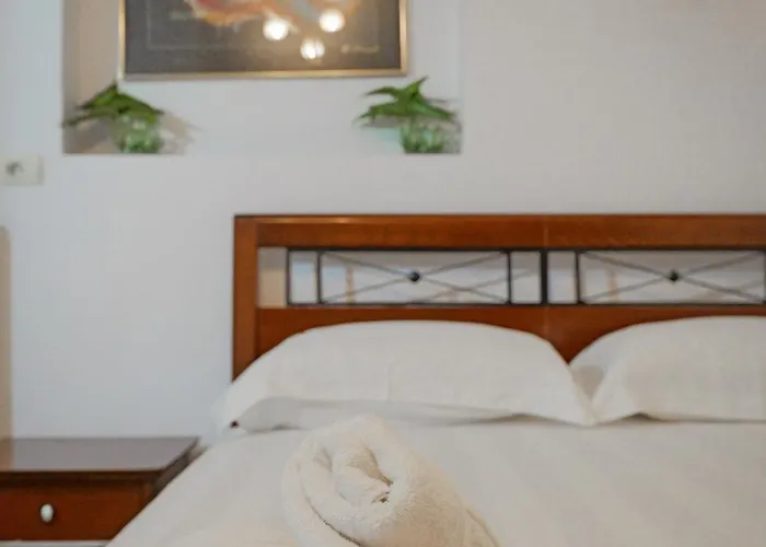 Cozy Veranda Kristian - Free Parking Hotel